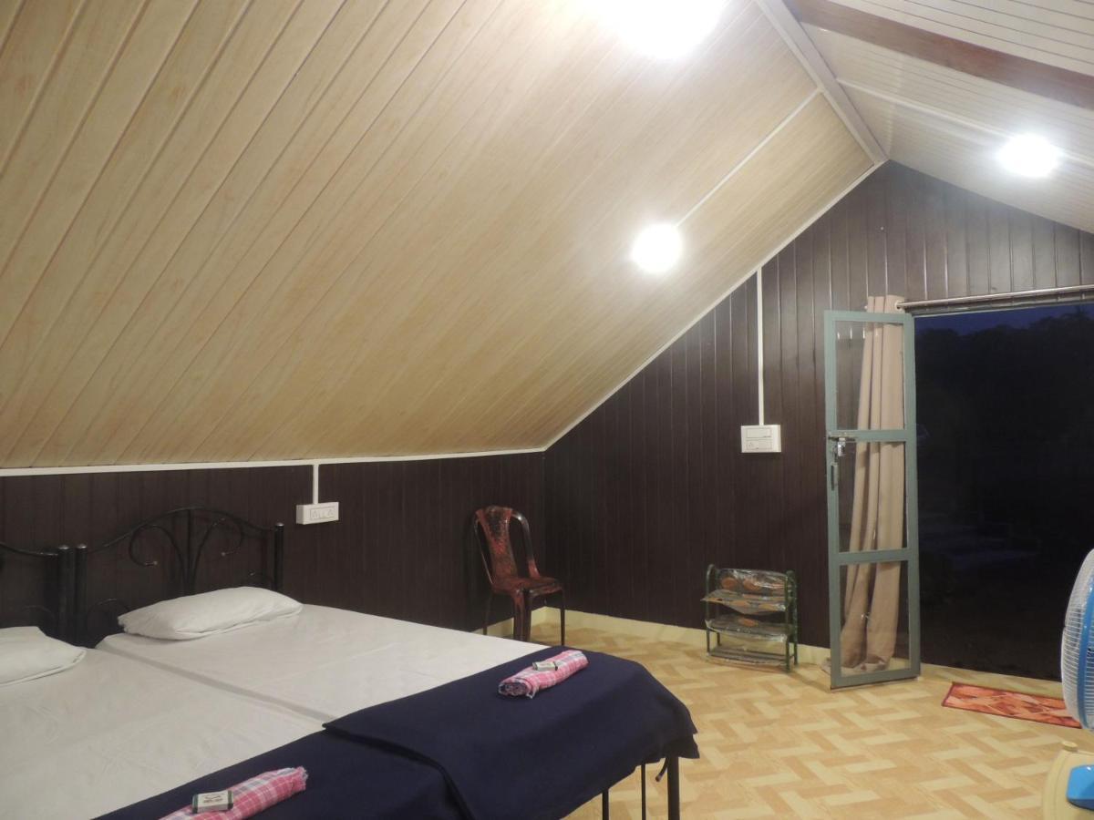 Dandeli Aura Apartment Bagian luar foto