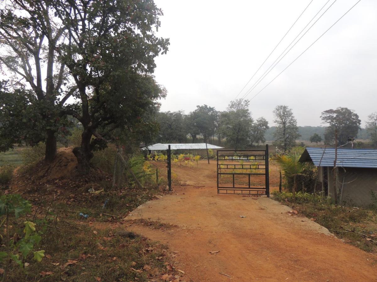 Dandeli Aura Apartment Bagian luar foto