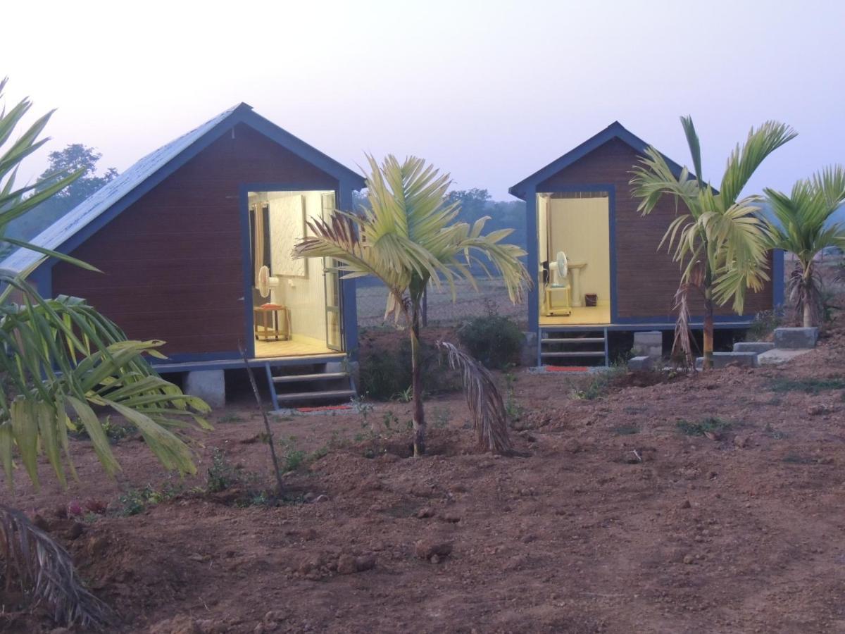 Dandeli Aura Apartment Bagian luar foto
